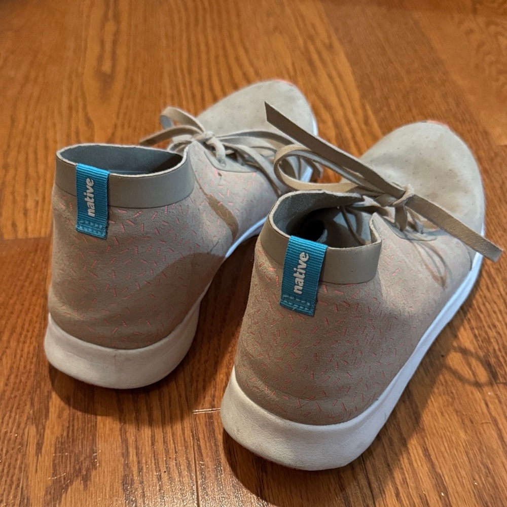 Native Kids Sneakers in Tan and Blue